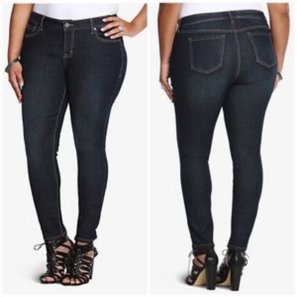 TORRID : Curvy Skinny 12T Dark Wash